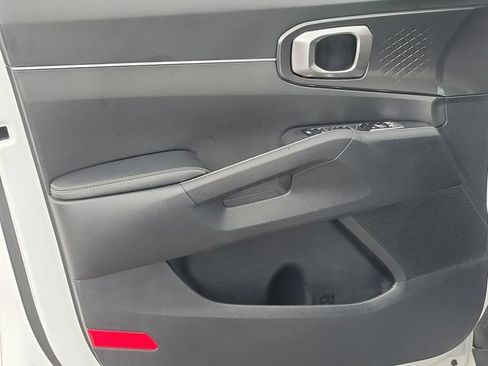 Used 2025 Kia Sorento S w/ Panoramic Sunroof Package FWD image 23
