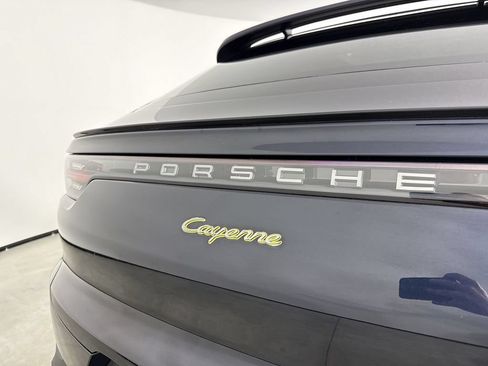 Certified 2023 Porsche Cayenne Platinum Edition AWD/4WD image 18
