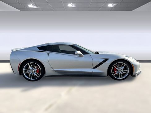 Used 2019 Chevrolet Corvette Stingray Coupe w/ 1LT RWD image 8