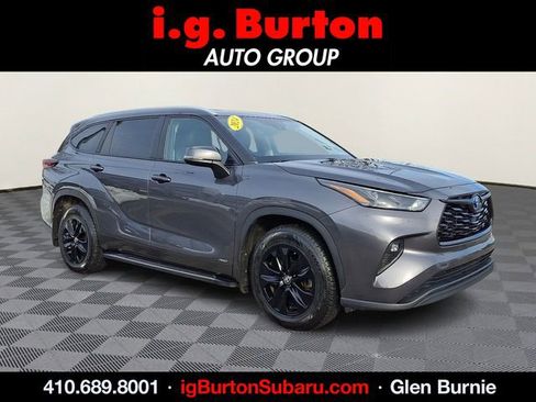 Used 2024 Toyota Highlander XLE image 1