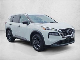 Used 2023 Nissan Rogue S FWD video 3