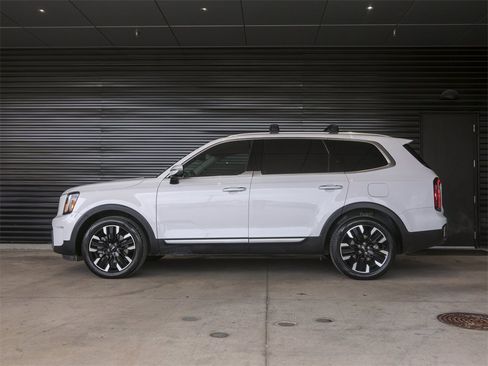 Used 2024 Kia Telluride SX image 2