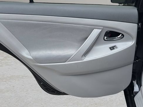 Used 2011 Toyota Camry LE FWD image 13