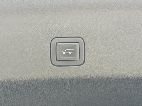 Used 2024 GMC Yukon Denali AWD/4WD image 12