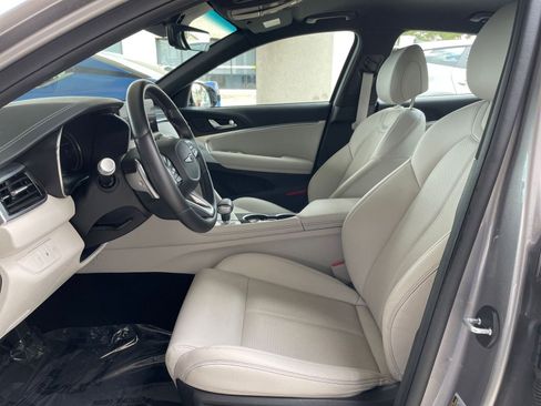 Used 2025 Genesis G70 2.5T image 27