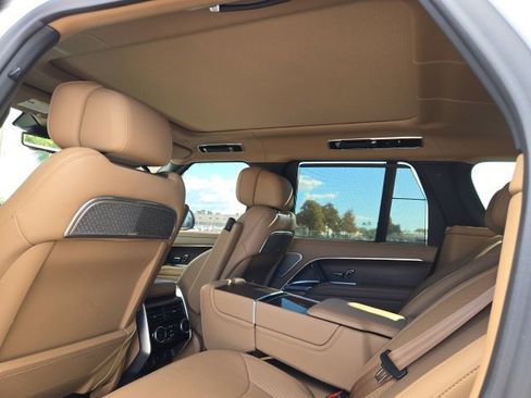 Used 2025 Land Rover Range Rover Autobiography image 13