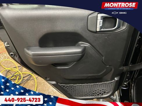 Used 2024 Jeep Wrangler Unlimited w/ Convenience Group AWD/4WD image 21