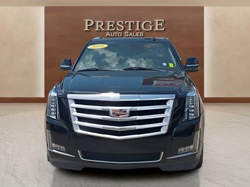 Used 2016 Cadillac Escalade Luxury AWD/4WD image 12