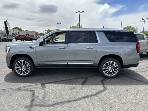 New 2026 GMC Yukon XL Denali w/ Denali Reserve Package AWD/4WD image 3