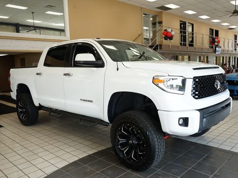 Used 2018 Toyota Tundra Limited w/ Limited Premium Package AWD/4WD image 17