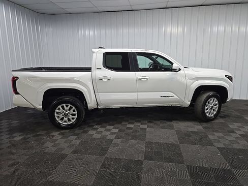 Used 2024 Toyota Tacoma SR5 AWD/4WD image 2