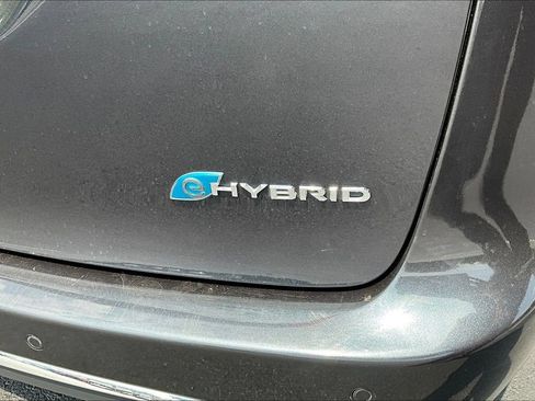Used 2021 Chrysler Pacifica Touring-L FWD image 21