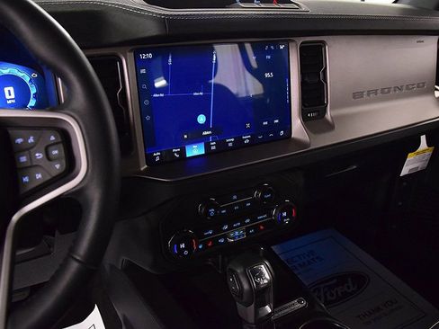 Used 2025 Ford Bronco Outer Banks image 21