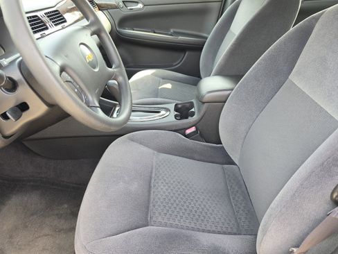 Used 2015 Chevrolet Impala LT w/ LT Sunroof Package FWD image 12