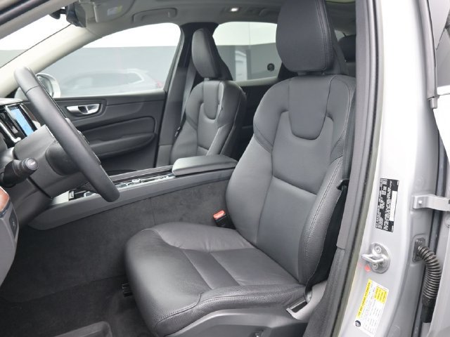 Used 2023 Volvo XC60 B5 Plus w/ Protection Package FWD image 9