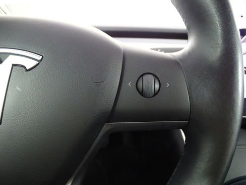 Used 2019 Tesla Model 3 Mid Range image 23