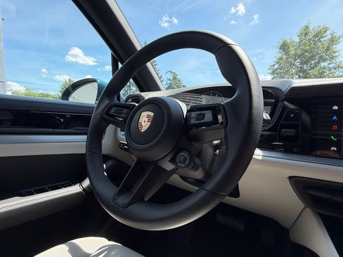 Certified 2026 Porsche Cayenne AWD/4WD image 23