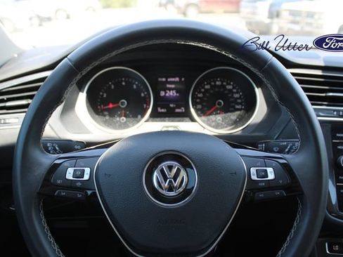 Used 2021 Volkswagen Tiguan SE FWD image 24
