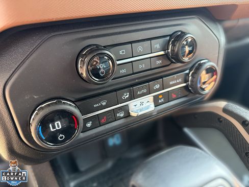 Used 2024 Ford Bronco Outer Banks AWD/4WD image 16
