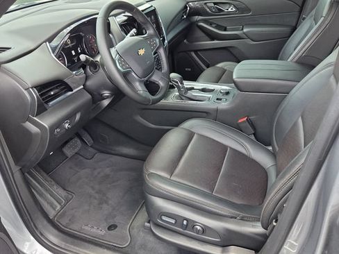 Used 2023 Chevrolet Traverse High Country FWD image 11
