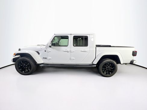 Used 2023 Jeep Gladiator Overland AWD/4WD image 8