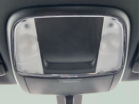 Used 2023 Dodge Charger SXT image 35