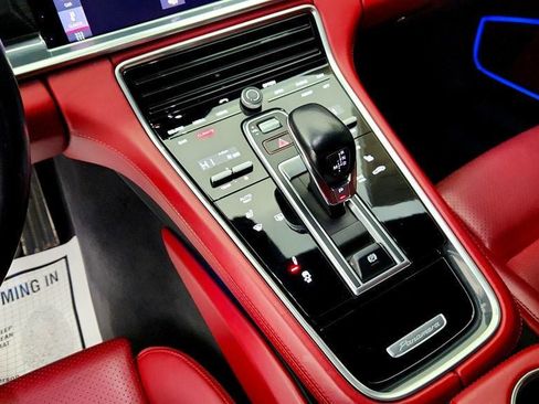 Used 2019 Porsche Panamera GTS AWD/4WD image 17