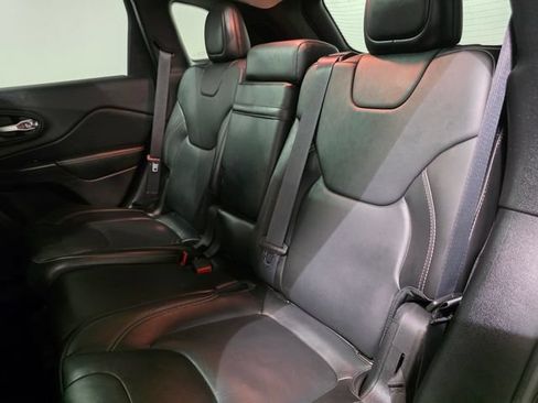 Used 2016 Jeep Cherokee Limited AWD/4WD image 28