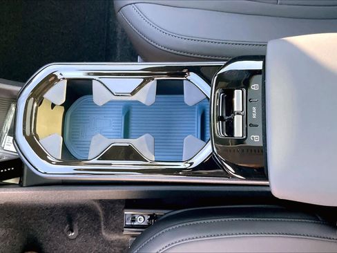 New 2025 Volvo EX30 Plus w/ Protection Package Premier image 10