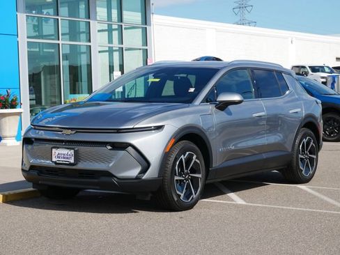 Used 2026 Chevrolet Equinox EV LT AWD/4WD image 2