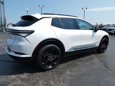 Certified 2024 Chevrolet Equinox EV RS FWD image 5