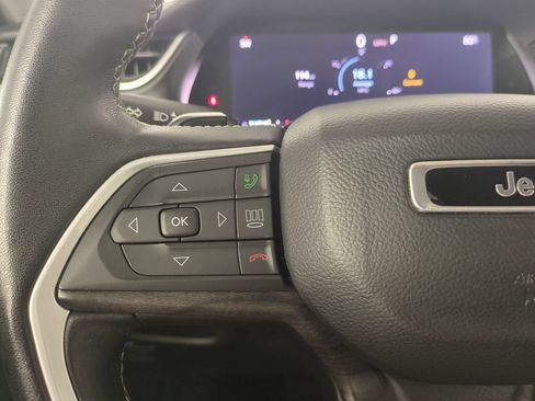 Used 2022 Jeep Grand Cherokee L Limited w/ Luxury Tech Group II AWD/4WD image 35