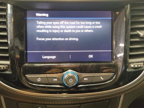 Used 2020 Chevrolet Trax LT w/ Sun & Sound Package image 25