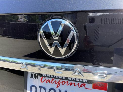 Certified 2022 Volkswagen Atlas SE w/ Panoramic Sunroof Package FWD image 7