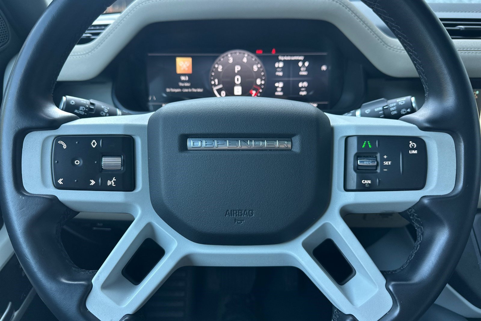 Used 2023 Land Rover Defender 110 X-Dynamic SE AWD/4WD image 11