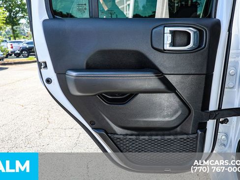 Used 2025 Jeep Wrangler Unlimited Sahara AWD/4WD image 47