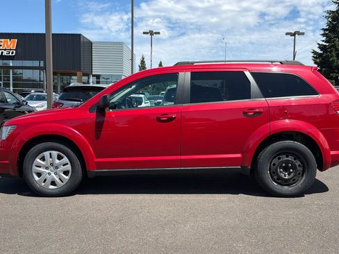 Used 2020 Dodge Journey SE w/ SE Popular Equipment Group FWD image 8