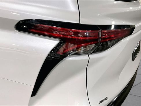 Certified 2023 Toyota Sienna Limited AWD/4WD image 29