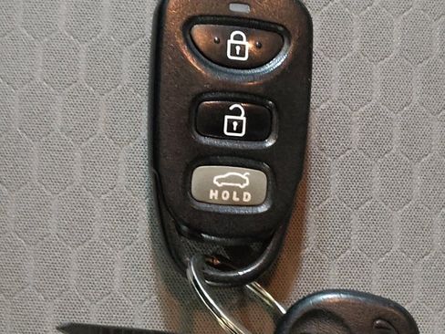 Used 2020 Hyundai Elantra SEL image 32