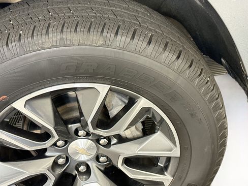 Used 2024 Chevrolet Silverado 1500 LT AWD/4WD image 35