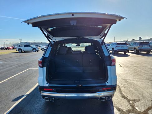 New 2026 GMC Acadia Denali w/ Super Cruise Package FWD image 7
