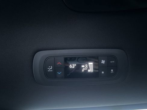 Used 2022 Chrysler Pacifica Touring-L w/ S Appearance Package image 25