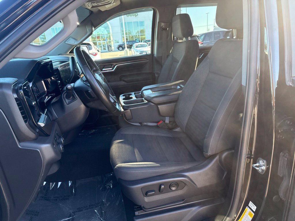 Used 2023 Chevrolet Silverado 1500 RST AWD/4WD image 23