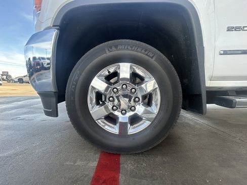 Used 2015 GMC Sierra 2500 SLT w/ Duramax Plus Package image 6