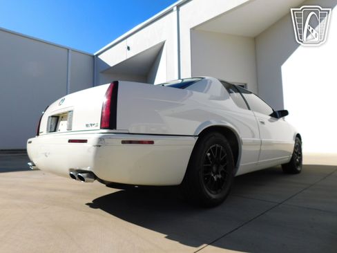 Used 2002 Cadillac Eldorado Collector's Edition image 23