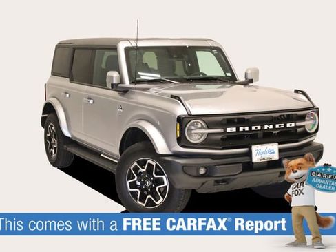 Used 2024 Ford Bronco Outer Banks AWD/4WD image 2