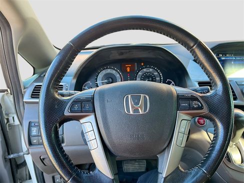 Used 2015 Honda Odyssey Touring Elite image 11