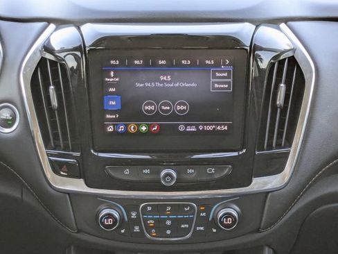 Used 2020 Chevrolet Traverse LT FWD image 24