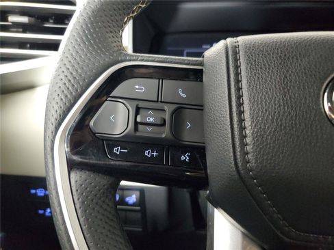 Used 2023 Toyota Sequoia Capstone AWD/4WD image 24