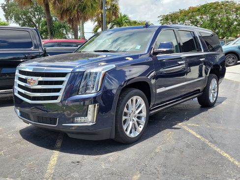 Used 2019 Cadillac Escalade ESV Premium Luxury AWD/4WD image 33